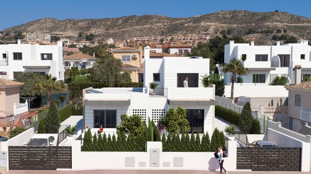 Mooie geschakelde bungalow of Quadhouse in Busot,  Alicante, Costa Blanca Noord, Spanje te koop.