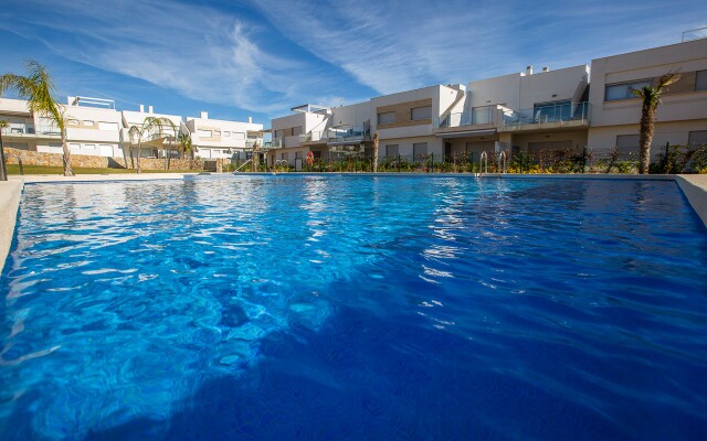 Luxe maisonette appartementen met 2 of 3 slaapkamers Benedenverdieping met tuin of Penthuis met balkon en dakterras solarium  in Capri VIII, VISTABELLA Resort, Vista Bella Golf, Costa Blanca Zuid, Spanje te koop