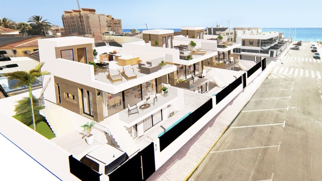 Unieke kans om een ​​exclusief droomhuis in La Mata te verwerven! Perfecte locatie en prachtig uitzicht op slechts 70 meter van een van de mooiste stranden van de hele Costa Blanca Zuid, Spanje te koop.