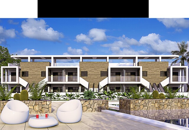 Net vrijgegeven luxe bungalow in Residencial in Mil Palmeras op de tweede lijn van de zee prachtig uitzicht, Costa Blanca Zuid-Spanje te koop