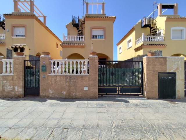 Exclusieve vrijstaande villa in Torrevieja – met privézwembad, solarium en mogelijkheid tot kelder, Costa Blanca Zuid, Alicante, Spanje.
.