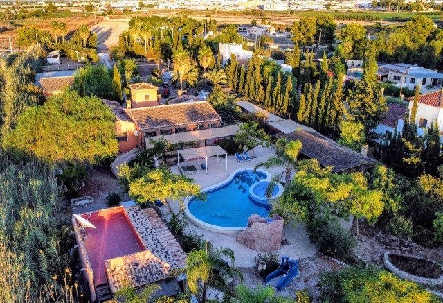 Exclusieve landelijke woning met paardenfaciliteiten in Catral, privézwembad en solarium, Costa Blanca Zuid, Alicante, Spanje.