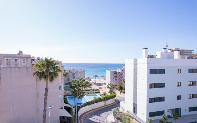 Appartementen en penthuizen met zeezicht in Muchavista, Alicante, Costa Blanca Noord, Spanje te koop
