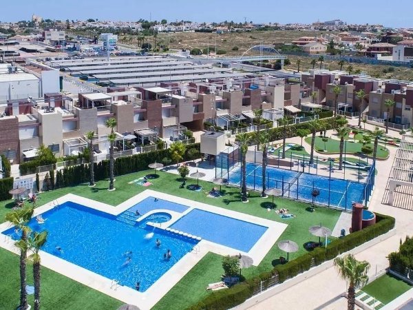 Luxe Bovenwoning met Privé Solarium in Varudi 28, Torrevieja Aguas Nuevas Sector 25