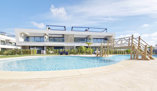 Penthouse Bungalow Madreselva met 2 Slaapkamers en 2 Badkamers in Santa Rosalia Lake and Life Resort